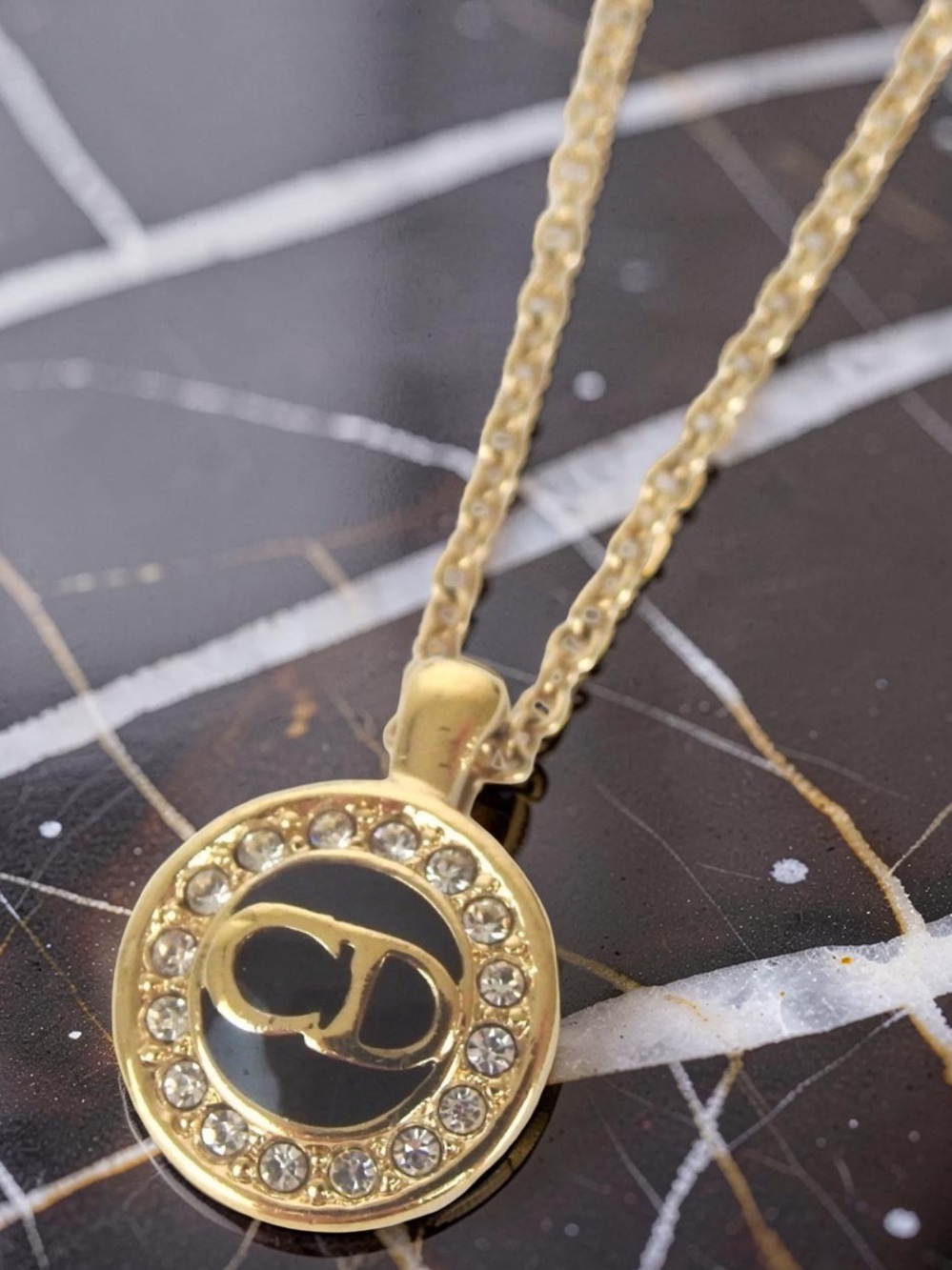 DIOR Signature CD Logo Necklace ✨🤩
